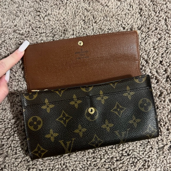 Authentic louis vuittion Sarah Wallet - Picture 3 of 8